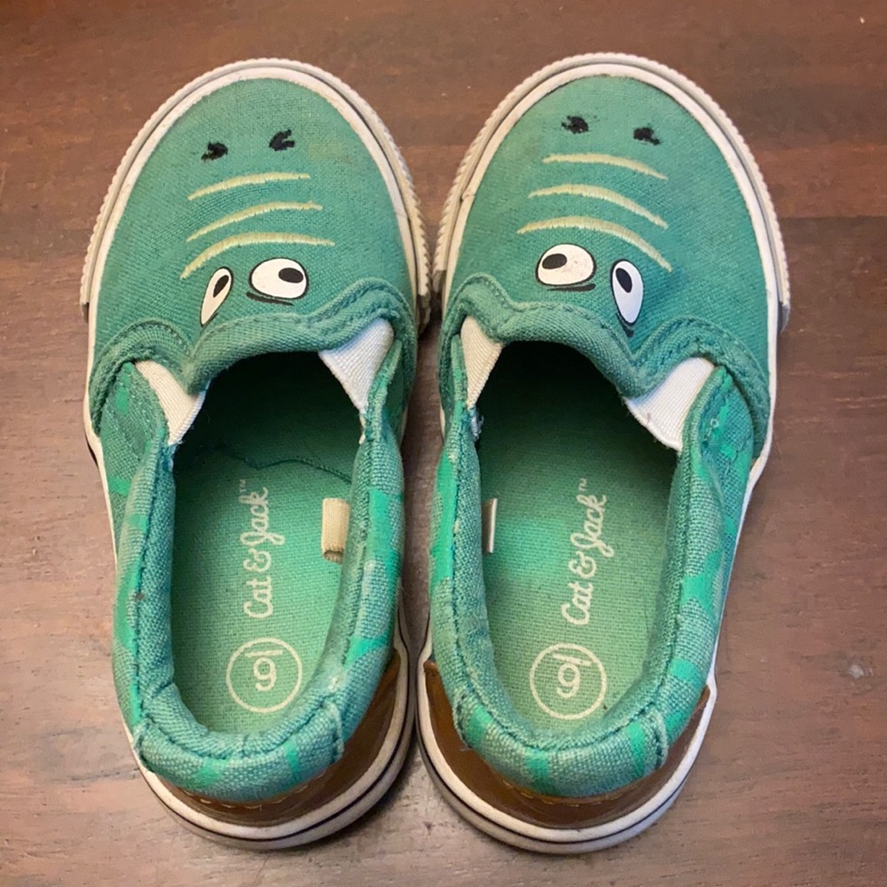 Cat and Jack alligator shoes